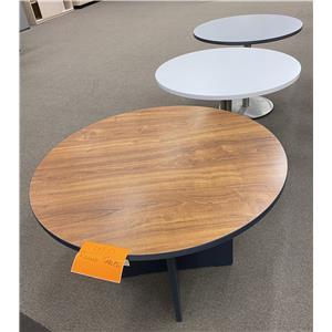 Lot 17

Round Tables